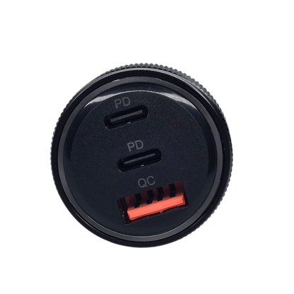 Autolaturi 60W – ylhäältä kuvattuna USB-C ja QC-portit