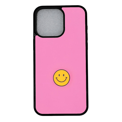 iPhone 12 suojakuori pinkillä taustalla ja keltaisella smiley‑emojilla – etunäkymä