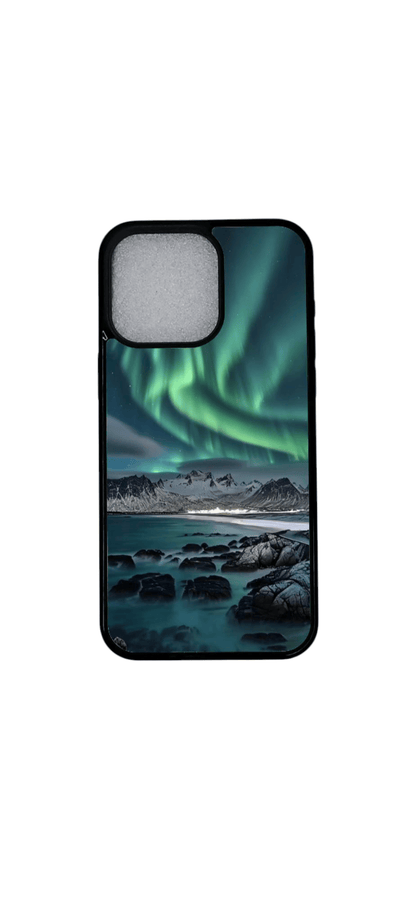 Apple iPhone 15 Pro suojakuori – Revontulet ja vuorimaisema – sivukuva